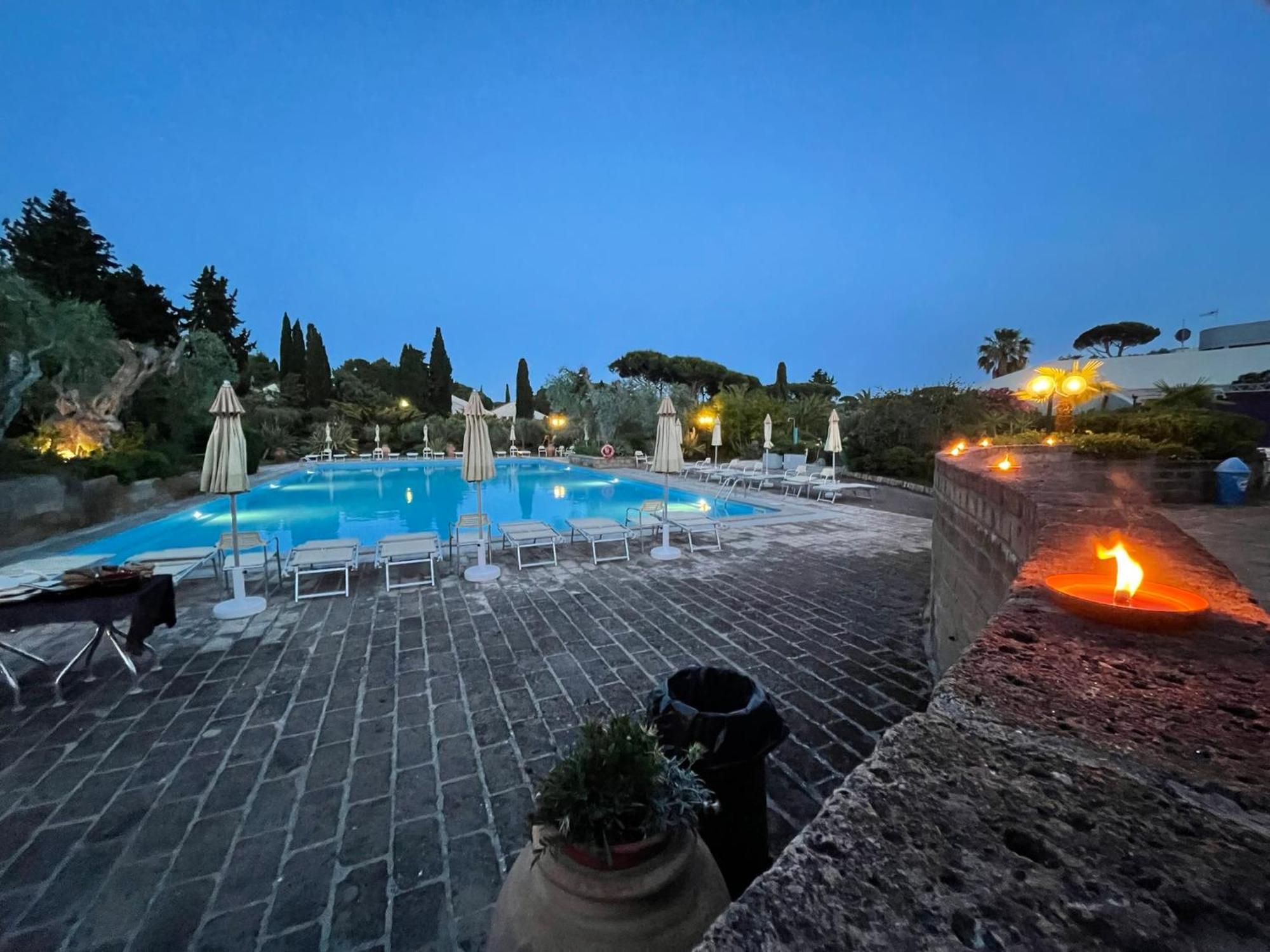 Residence Solemaremma Кастільйоне-делла-Пеская Екстер'єр фото